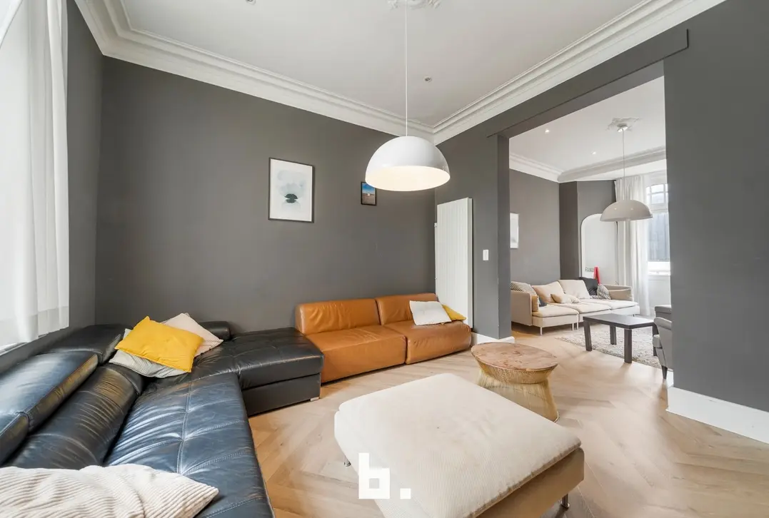 Uniek art deco herenhuis met 5 slaapkamers, 4 badkamers en 2 terrassen - Oostende