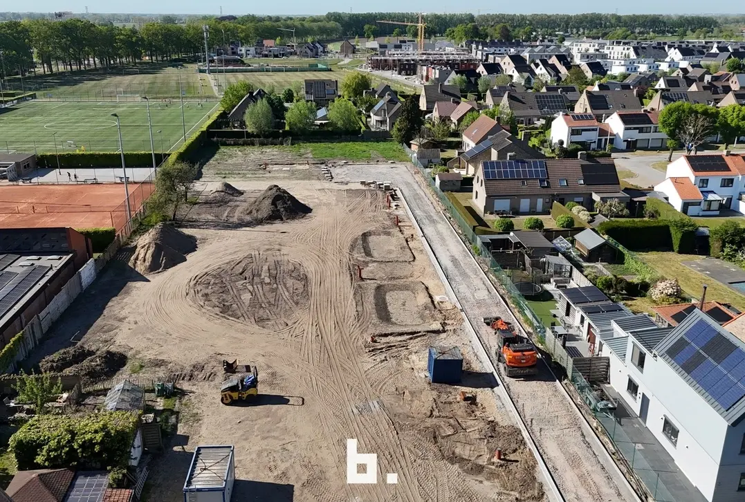 Halfopen nieuwbouwwoning in residentiële wijk - Varsenare