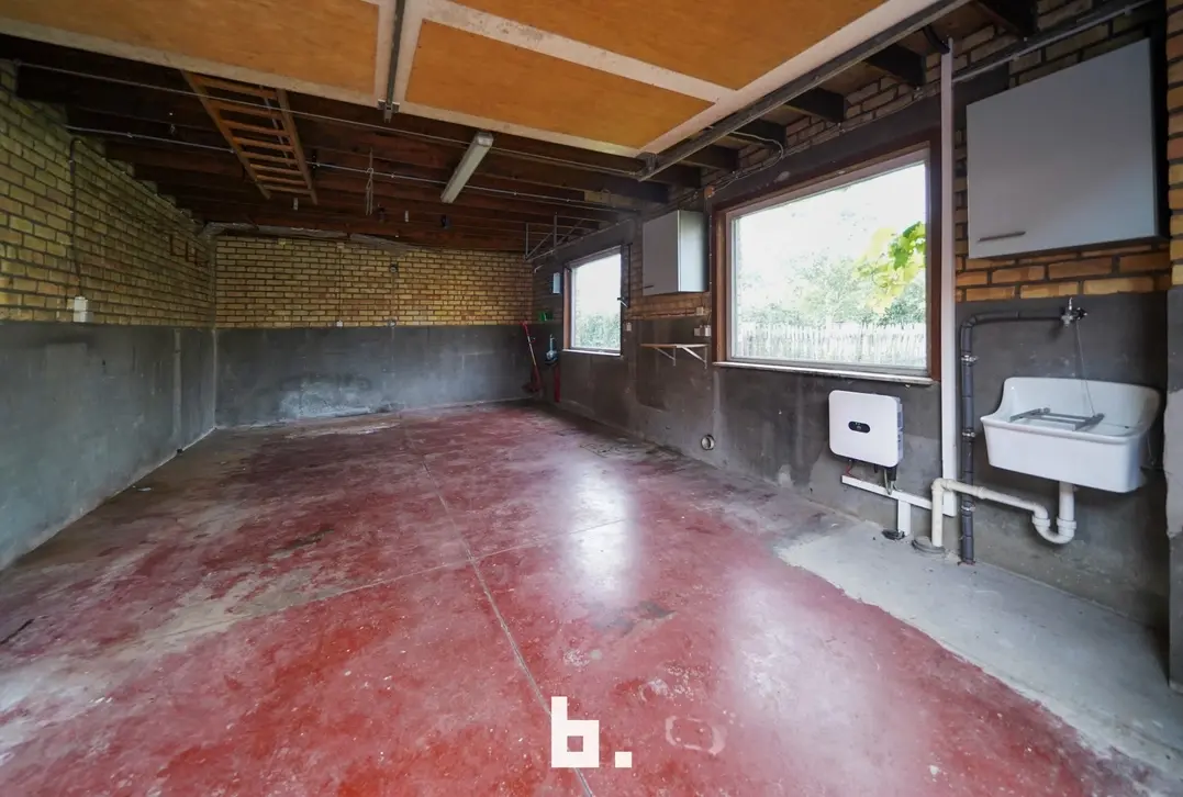 Halfopen woning met garage en tuin in Sint-Andries - Sint-Andries