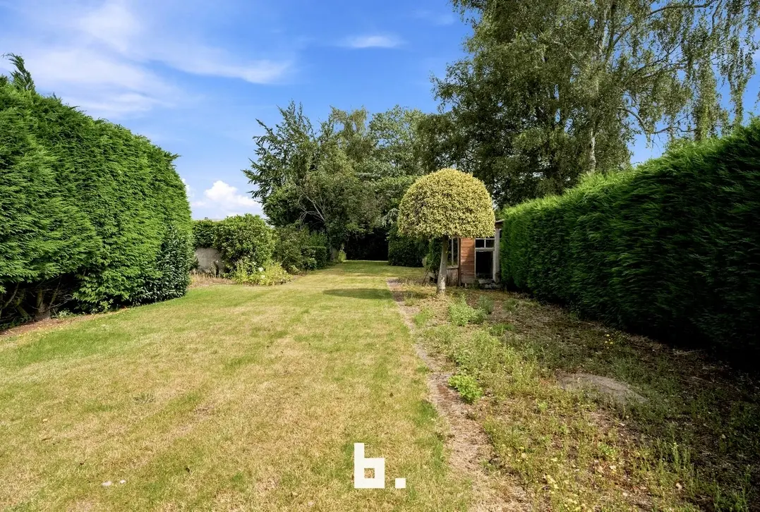 Unieke eigendom met 5 slaapkamers, 3 garages en tal van mogelijkheden op 1.507 m² - Kortemark