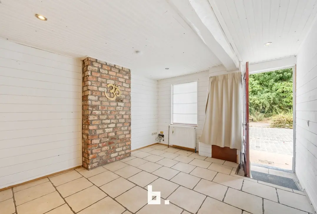 Woning met zeer veel potentieel te Kortrijk! - Kortrijk