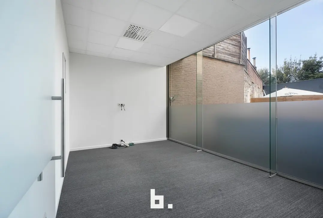 Kantoor (199m²) op commerciële TOPlocatie - Kortrijk