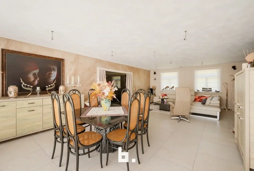 Exclusief wonen in een oase van groen, RIANTE villa met binnenzwembad op 4.192m²!  - Tielt