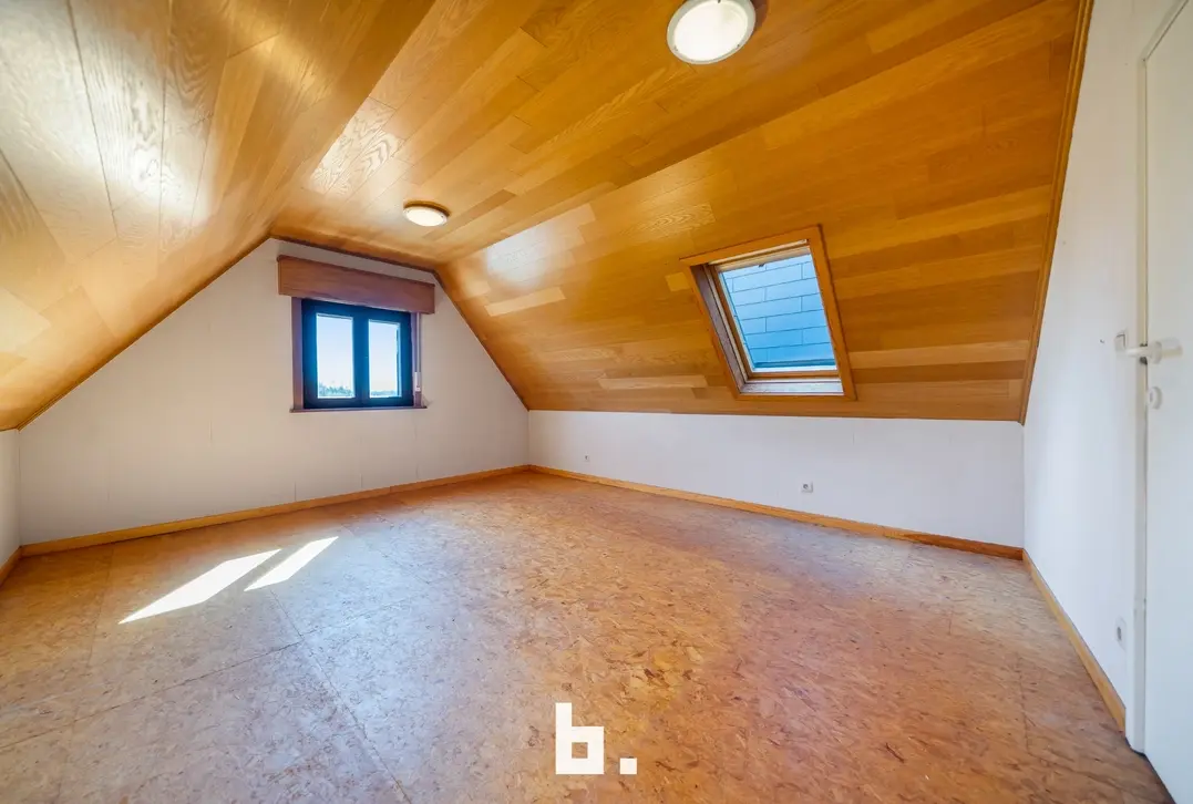  Ruime rijwoning in hartje Sijsele met open zicht op de velden! - Sijsele