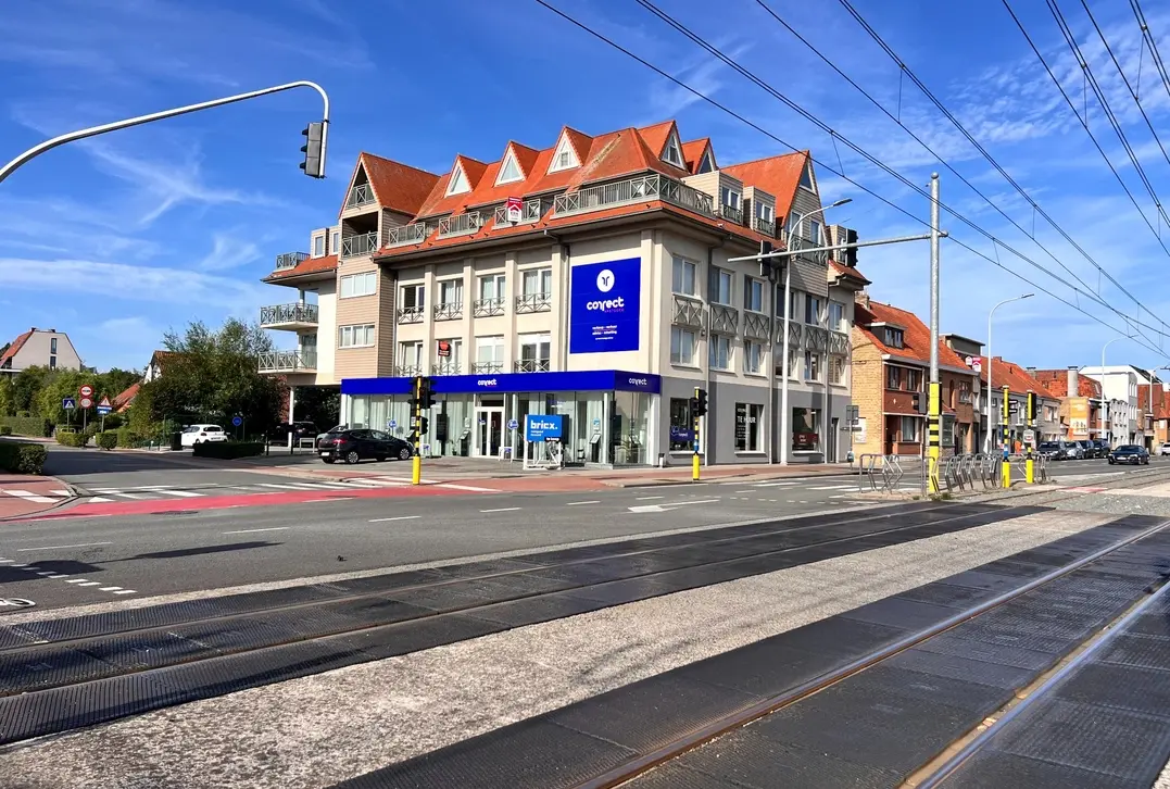 Uniek handelspand op A+++ toplocatie in Nieuwpoort | 5 parkings, garage & appartement - Nieuwpoort