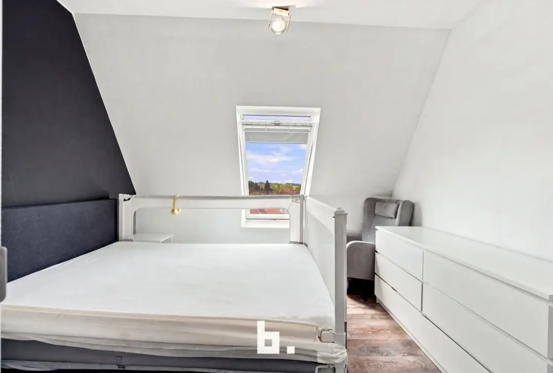 Lichtrijk verhuurd dakappartement in centrum Roeselare - Roeselare
