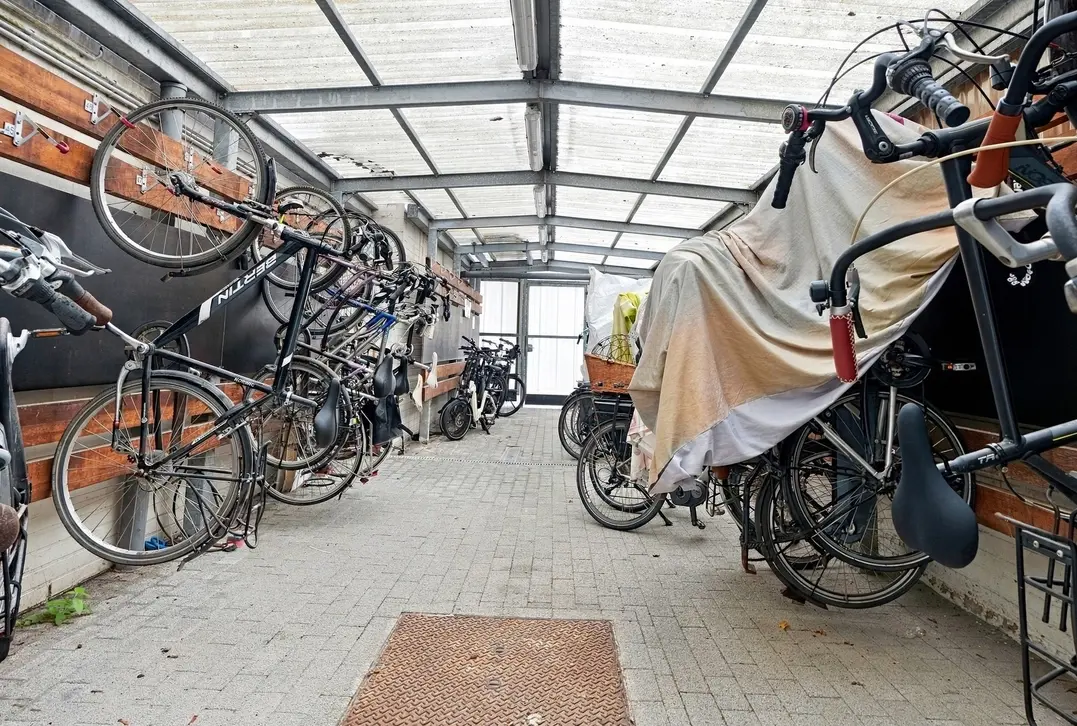 Uniek handelspand op A+++ toplocatie in Nieuwpoort | ruim parkeergelegenheid, garage & appartement - Nieuwpoort