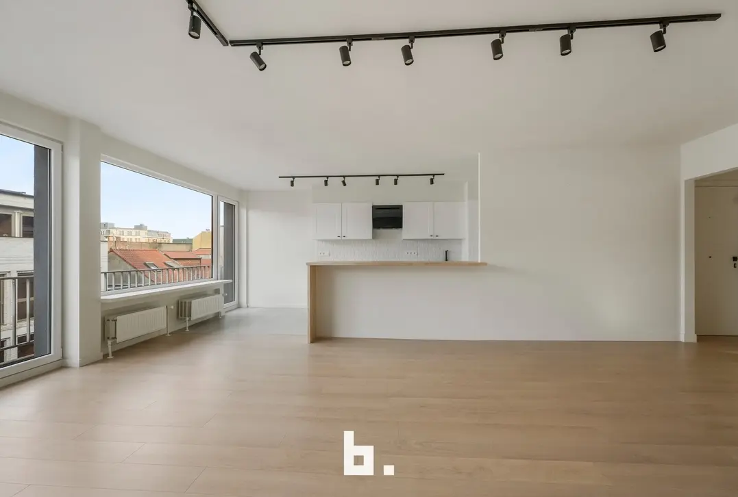 Lichtrijk en ruim appartement met 2 terrassen en garage nabij het centrum - Kortrijk