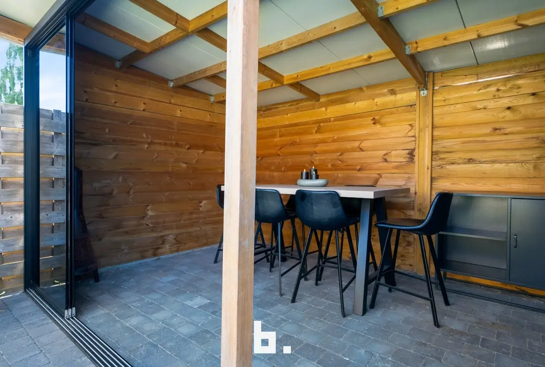 Perfect instapklare woning met gezellige tuin op uitstekende ligging - Sint-Kruis