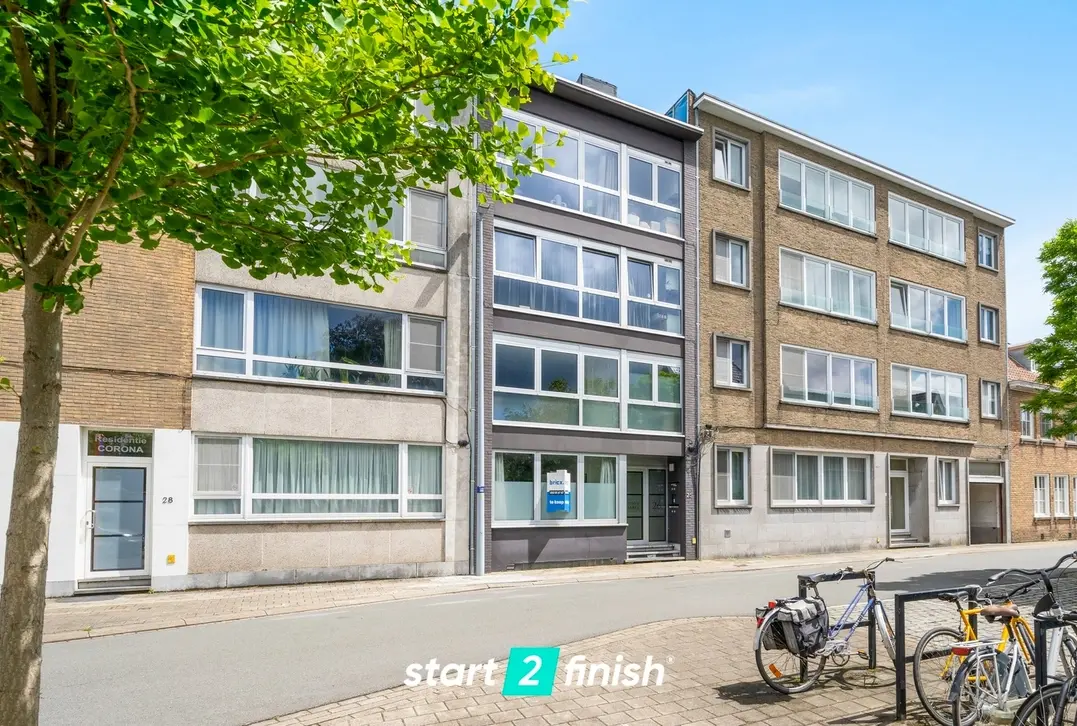 Gerenoveerd lichtrijk 1-slaapkamer appartement met terras - Brugge