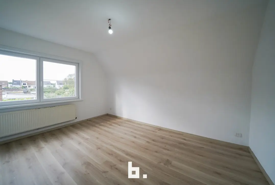 Lichtrijke, instapklare woning met garage op toplocatie - Sint-Michiels
