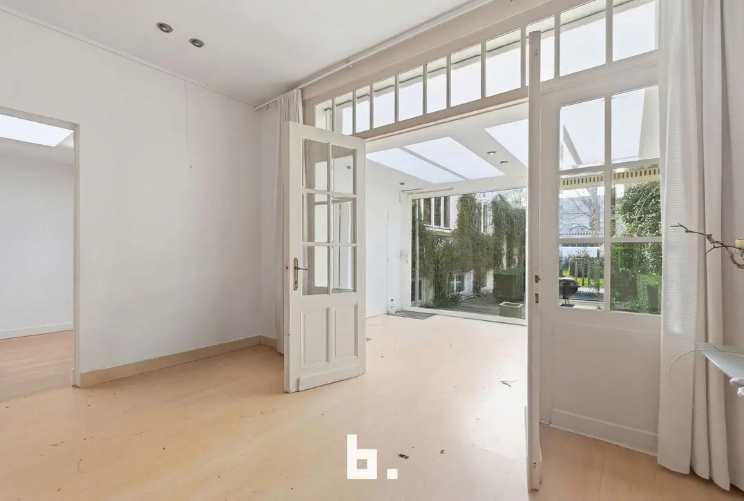 Handelshuis met woonst en tuin op toplocatie in centrum - Izegem