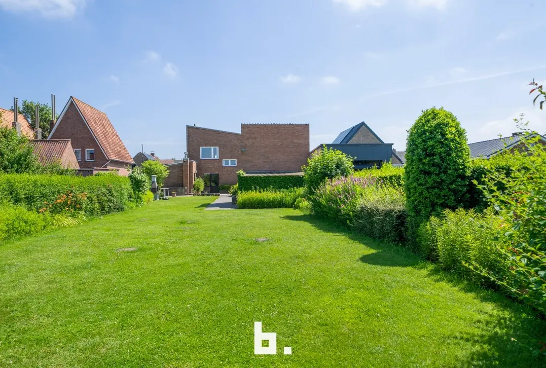 Open bebouwing met veel potentieel op een prachtig groen perceel in Oudenburg - Oudenburg