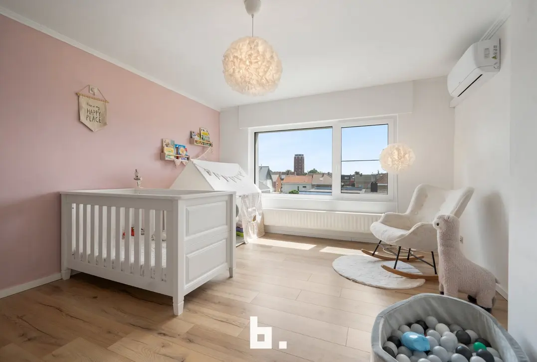 Instapklare woning met ruime loods - Sint-Kruis