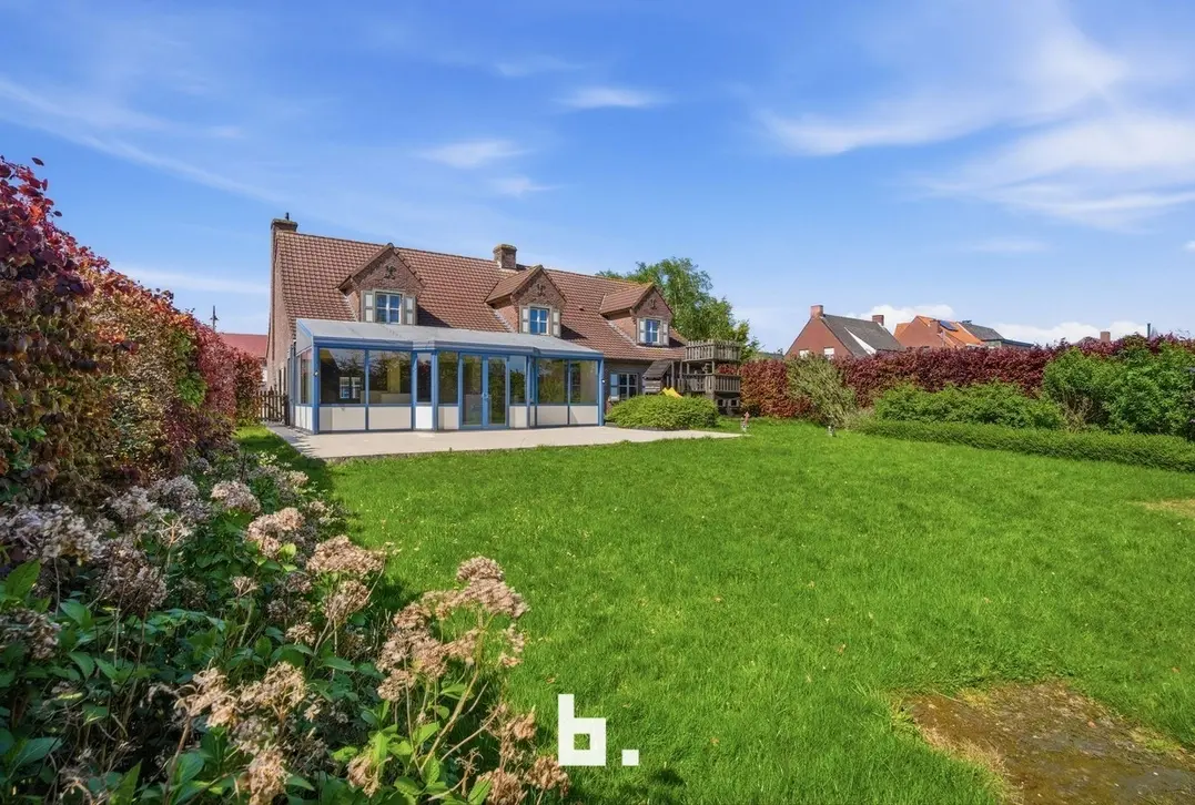 Handelspand met woonst op toplocatie - Moorslede