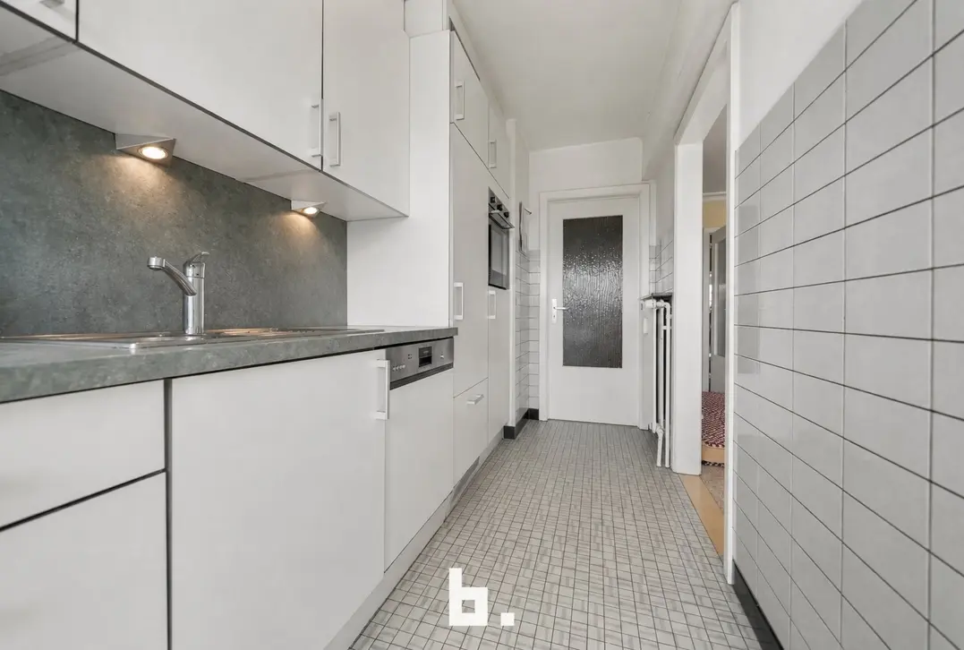 Appartement met 3 slaapkamers, kelderberging en garage inbegrepen - Sint-Andries