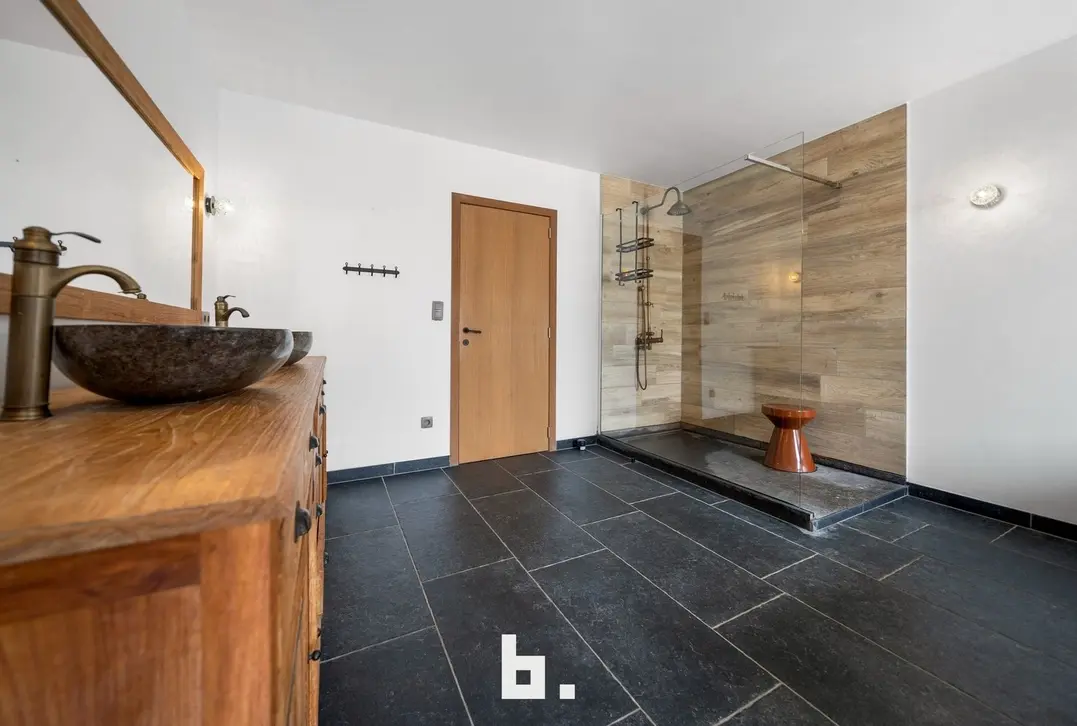 Knappe villa met praktijk in doodlopende straat - Torhout