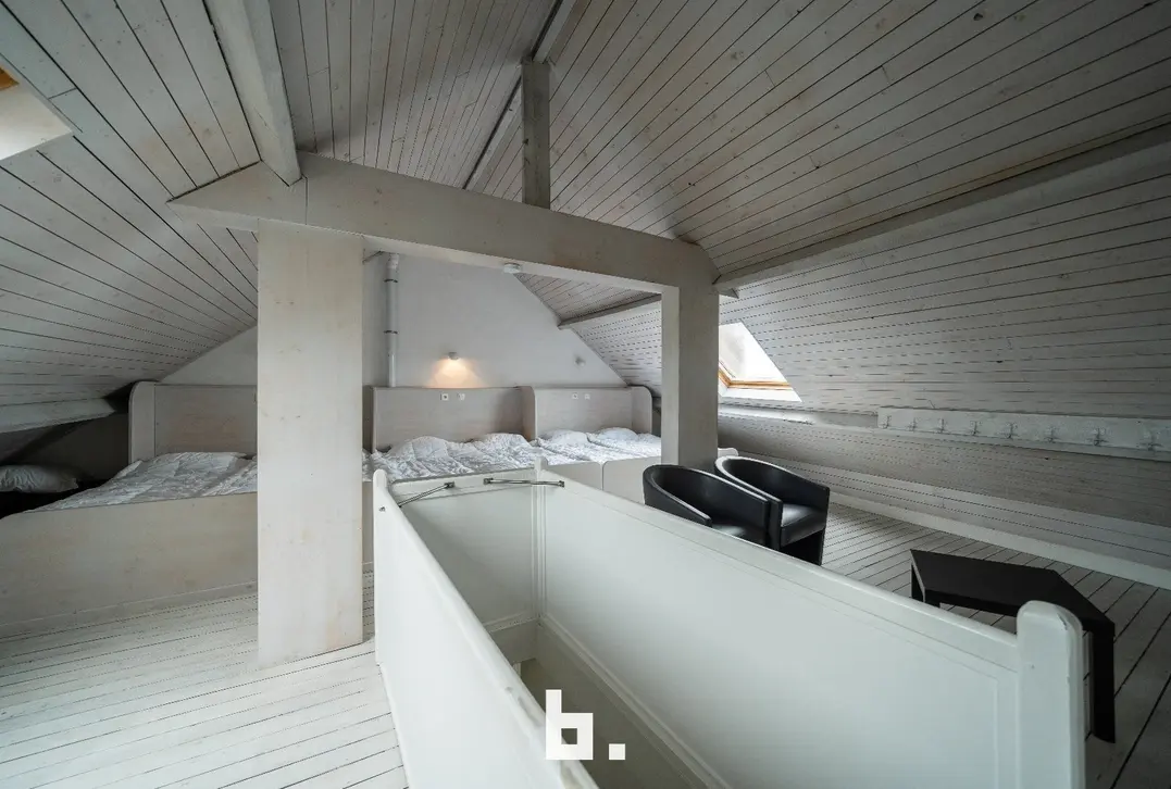 Uniek art deco herenhuis met 5 slaapkamers, 4 badkamers en 2 terrassen - Oostende