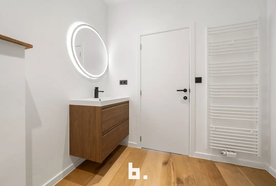 Instapklare woning met 2 slaapkamers op zeer centrale ligging. - Sint-Andries