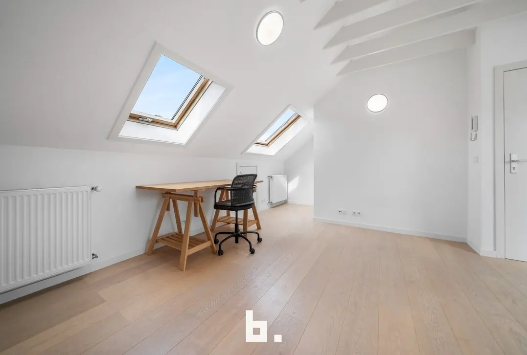 Instapklare woning met garage nabij de Coupure. - Brugge
