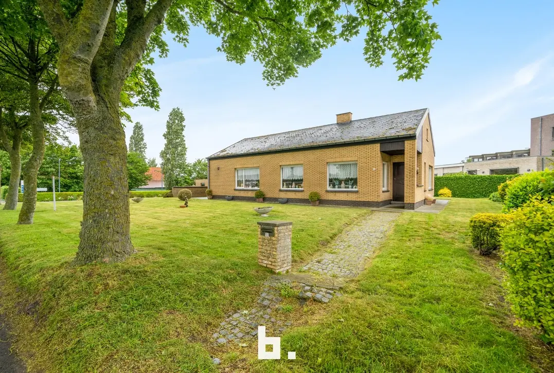 Te renoveren laagbouwwoning  met open zicht te Varsenare - Varsenare