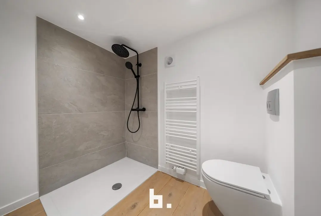 Instapklare woning met 2 slaapkamers op zeer centrale ligging. - Sint-Andries