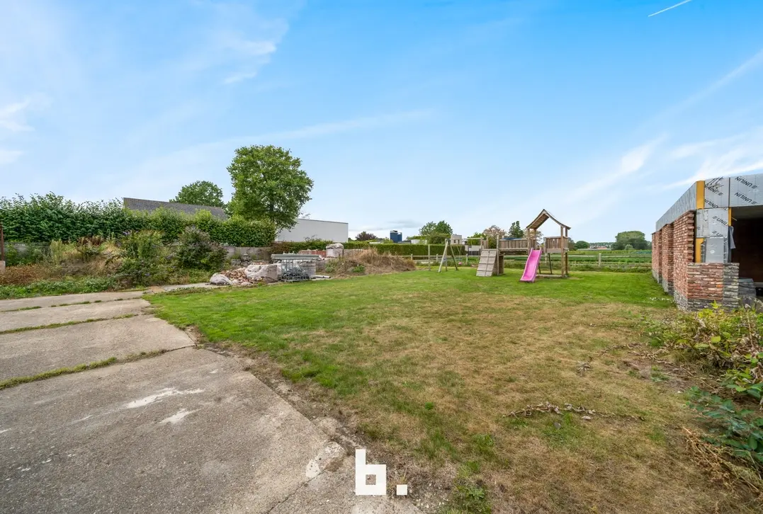 Bouwgrond 2168 m² met bouwvergunning met verzicht in Sint-Andries! - Sint-Andries