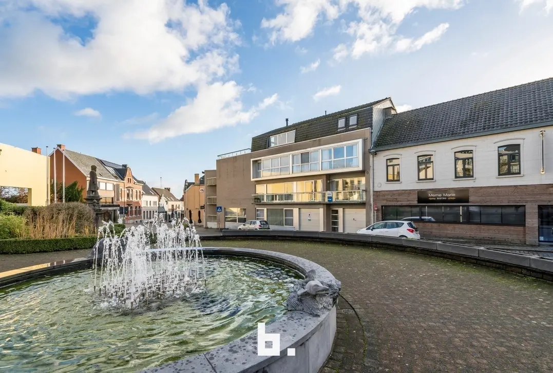 Enorm lichtrijk appartement op uiterst centrale locatie met garage - Hooglede