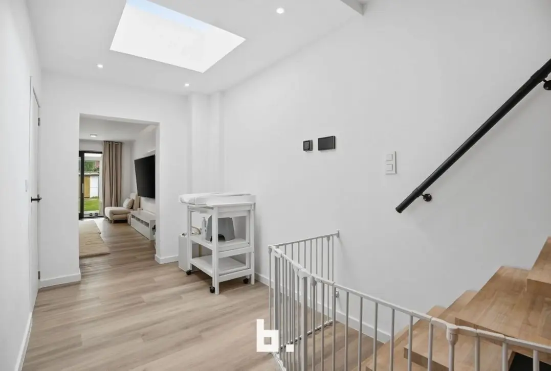 Energiezuinige, instapklare, gerenoveerde woning met zonnige tuin - Roeselare