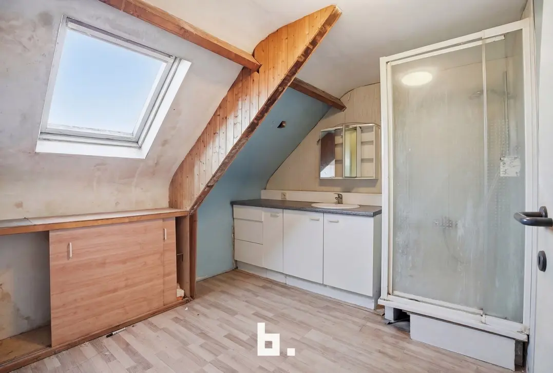 Centraal gelegen woning met zonnige tuin in het centrum-Wervik-€99.000