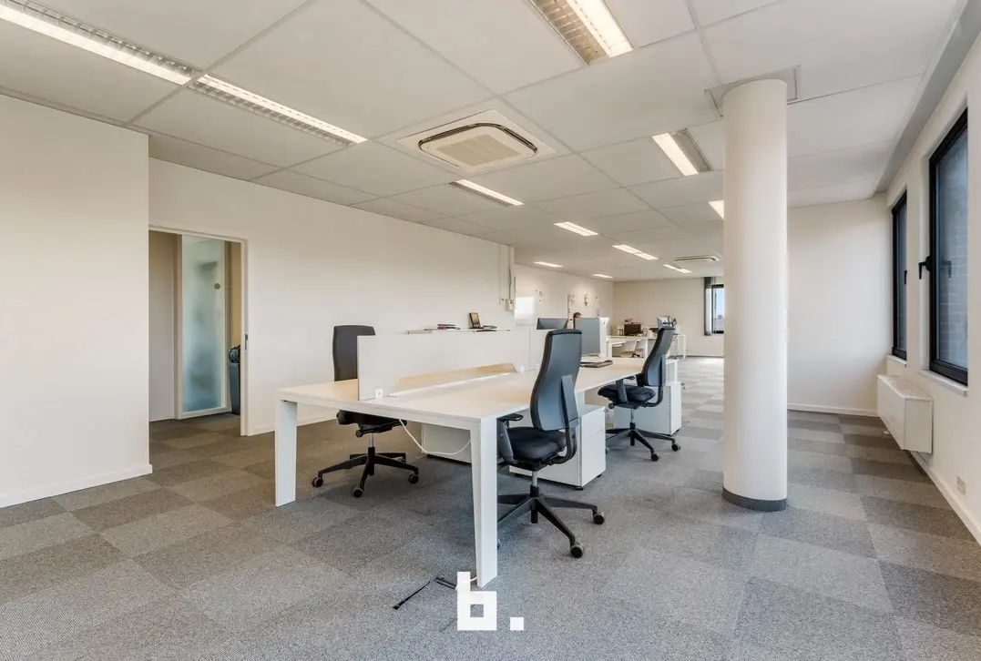Ruim kantoor op centrale locatie - Roeselare