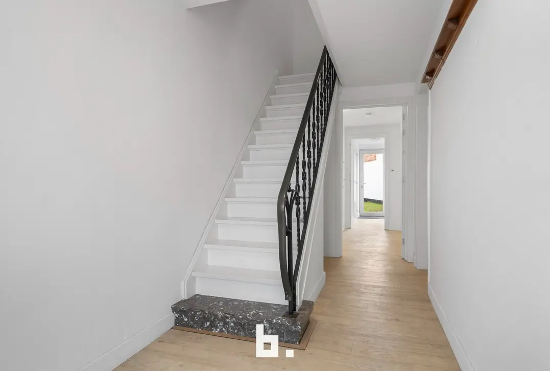 Instapklare woning met garage nabij de Coupure. - Brugge