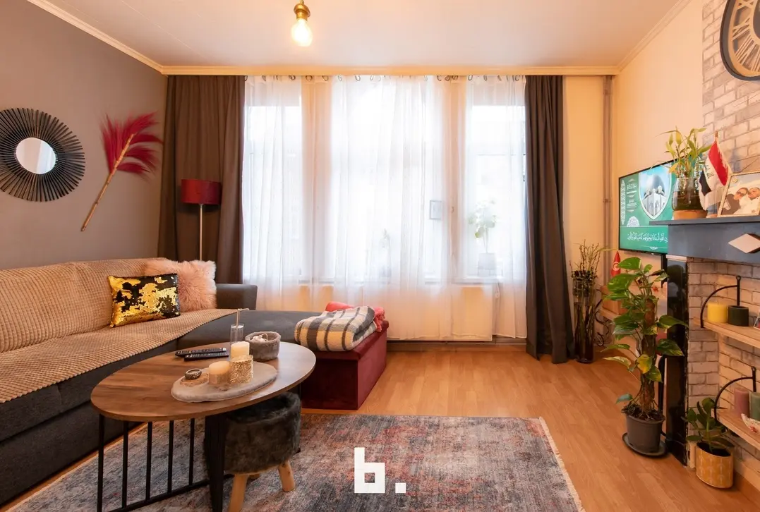 Opbrengsteigendom met drie 1 slaapkamer appartementen te centrum Oostende  - Oostende