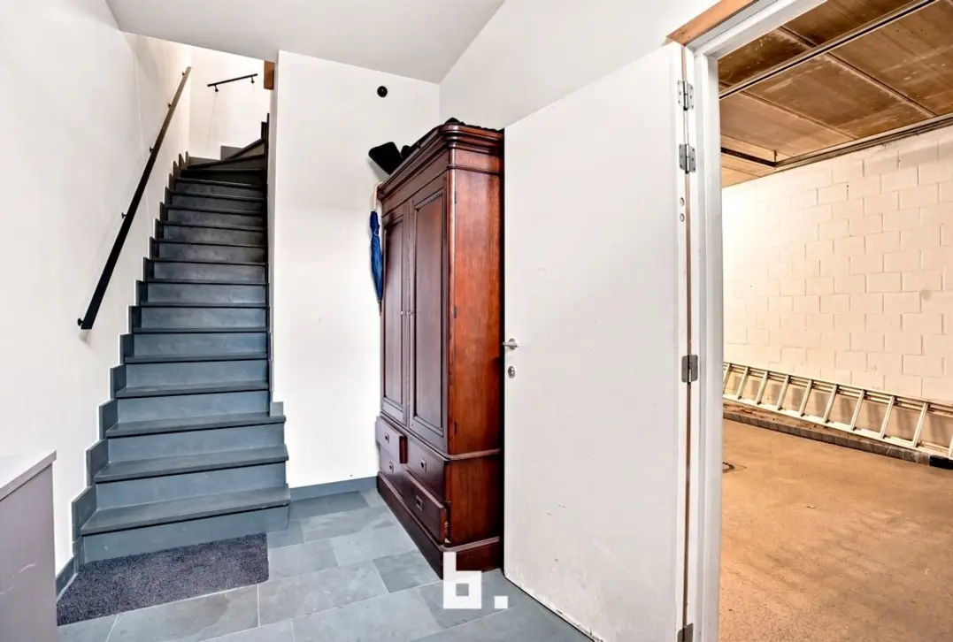 Energiezuinige woning met ruime loods van ca. 140 m² op centrale ligging - Roeselare