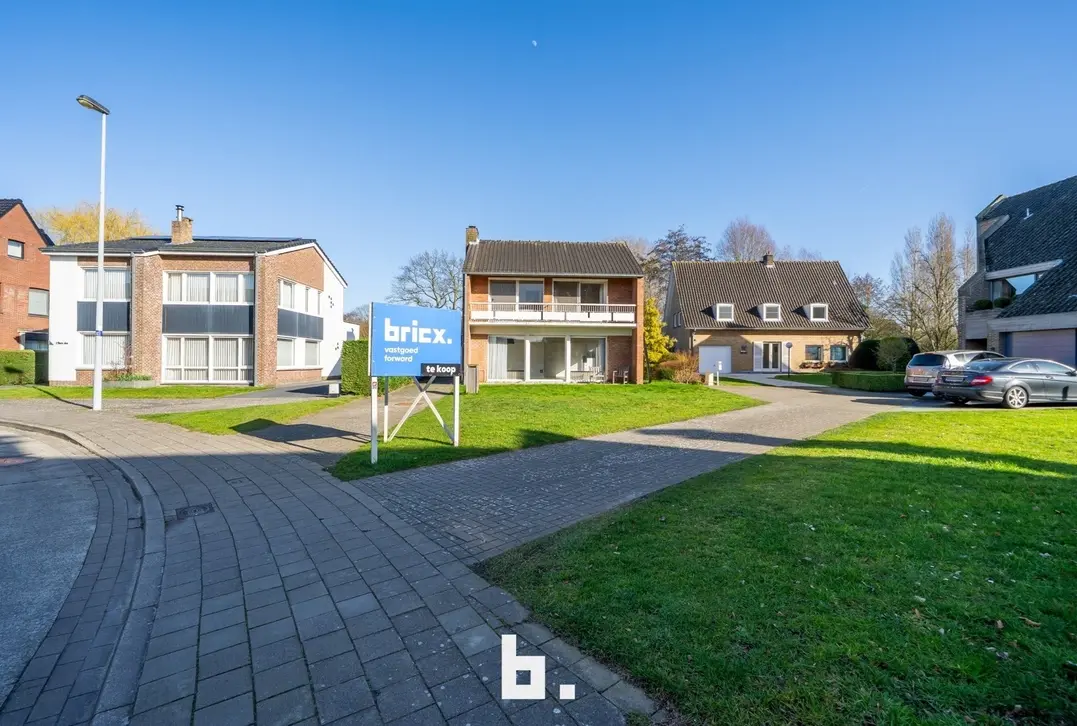 Open bebouwing met 3 slaapkamers en garage op uitstekende ligging - Sint-Andries