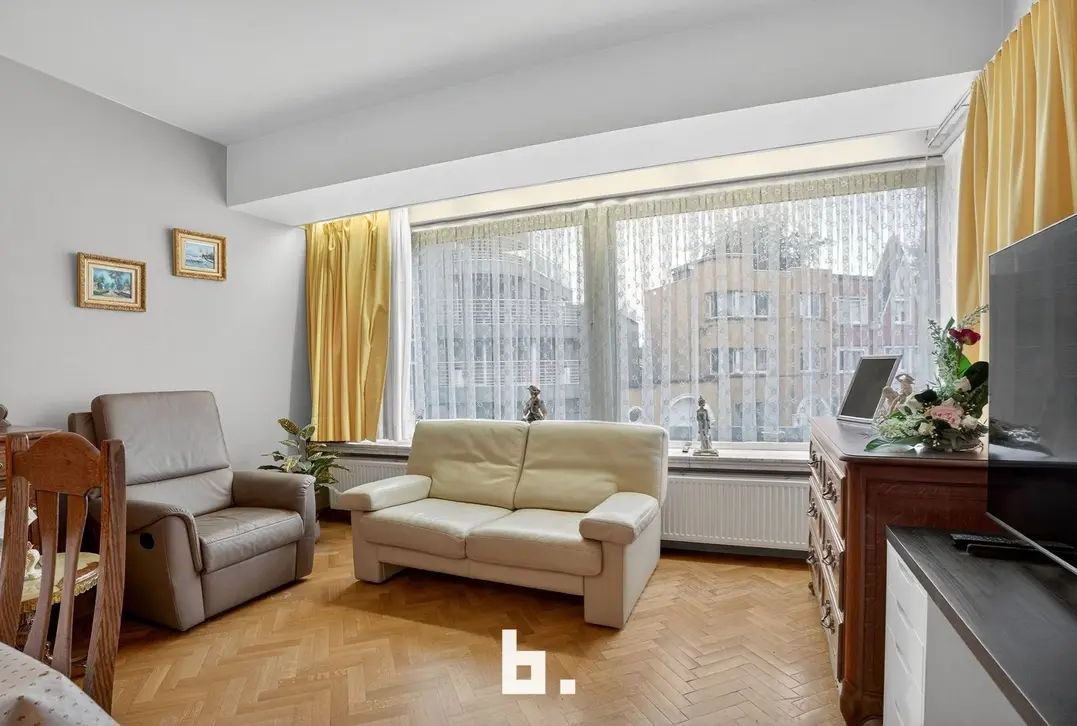 Verzorgd appartement met twee slaapkamers in hartje Roeselare! - Roeselare