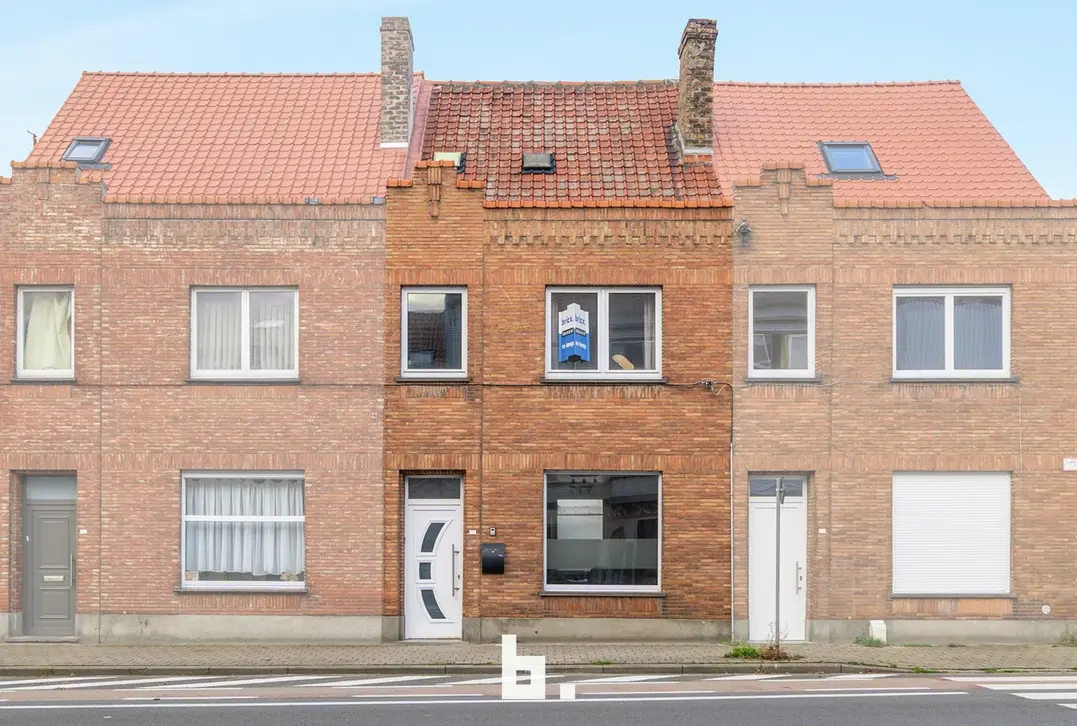 Oostende- Instapklare gezinswoning met 4 slaapkamers en koer  – EPC C & CONFORME ELEKTRICITEIT - Oostende