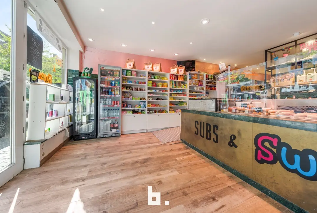 Handelshuis met mooie opbrengst - Brugge