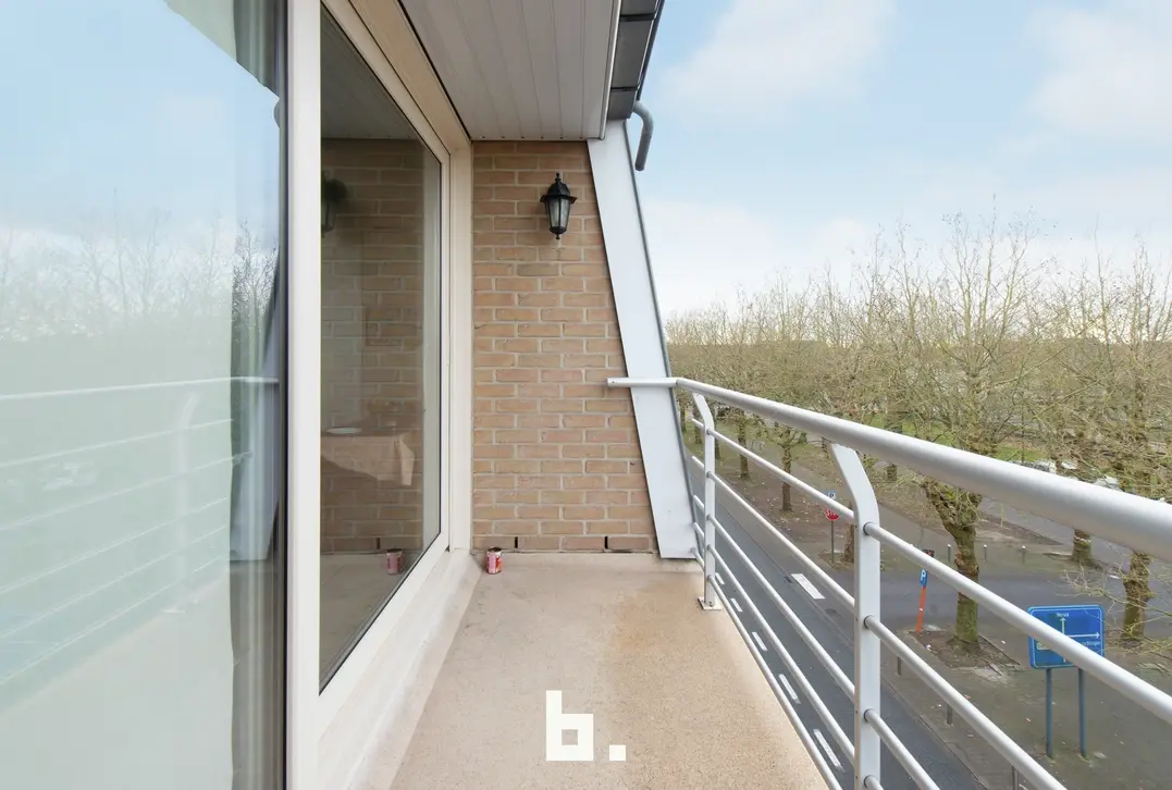 Stabiel verhuurd appartement met 5% rendement op topligging te centrum Menen - Menen