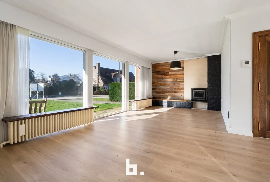 Open bebouwing met 3 slaapkamers en garage op uitstekende ligging - Sint-Andries