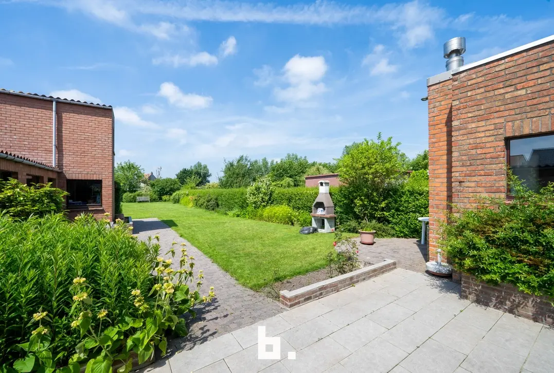 Open bebouwing met veel potentieel op een prachtig groen perceel in Oudenburg - Oudenburg