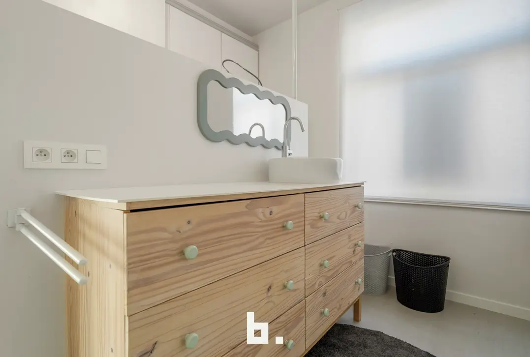 Charmante hoekwoning met 2 slaapkamers en tuin. - Sint-Andries