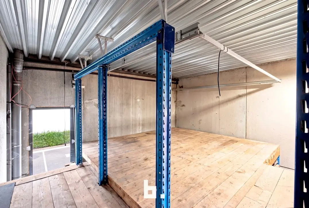 Recente KMO-unit met 2 private staanplaatsen  - Lendelede