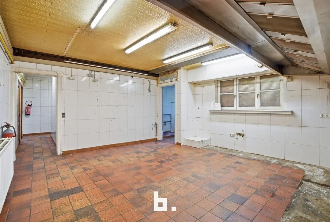 Handelspand met woonst op toplocatie - Moorslede