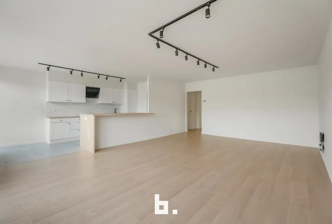 Lichtrijk en ruim appartement met 2 terrassen en garage nabij het centrum - Kortrijk