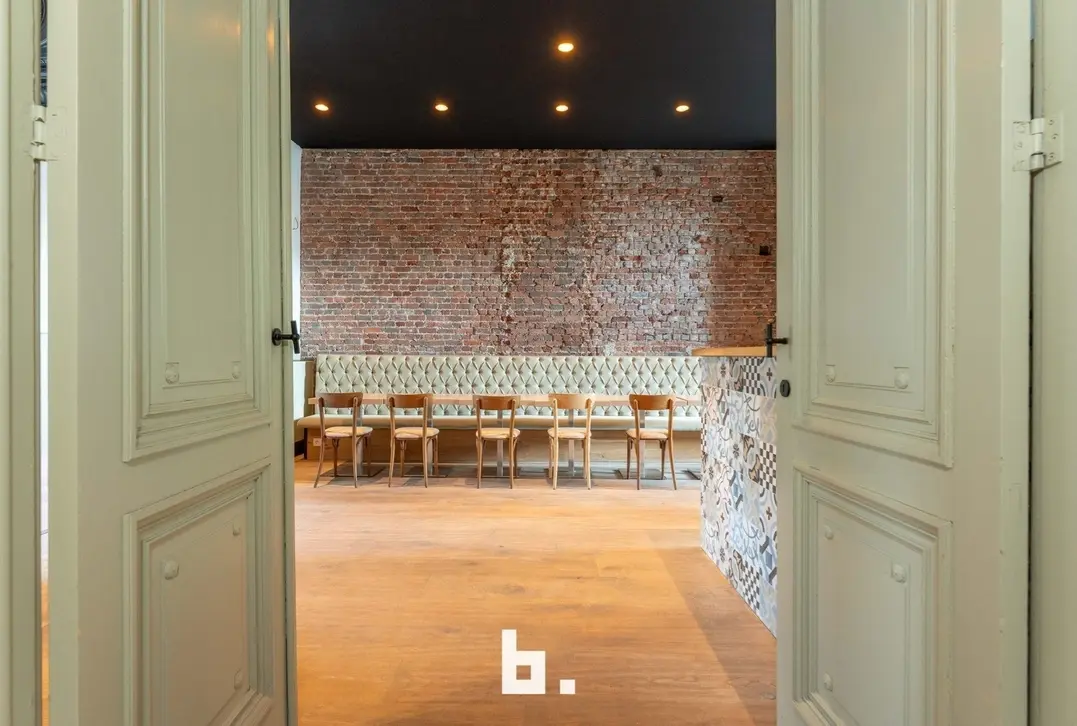 Exclusief neoclassicistisch herenhuis in hartje Roeselare - Roeselare