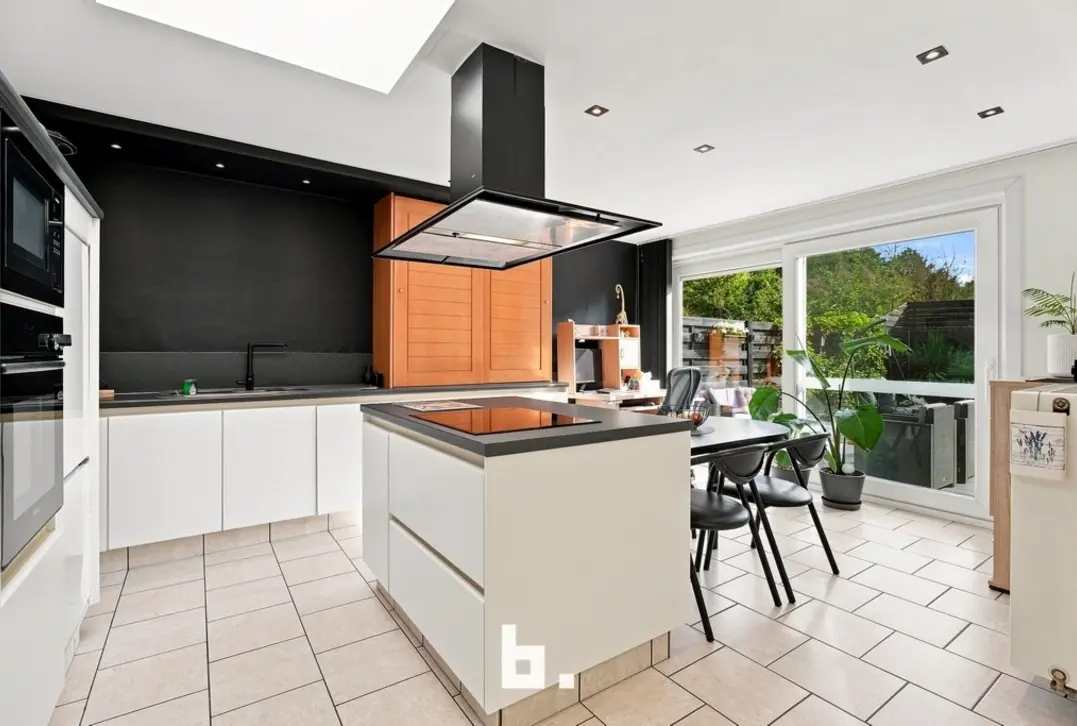 Instapklare woning met 5 slaapkamers in Roeselare!  - Roeselare