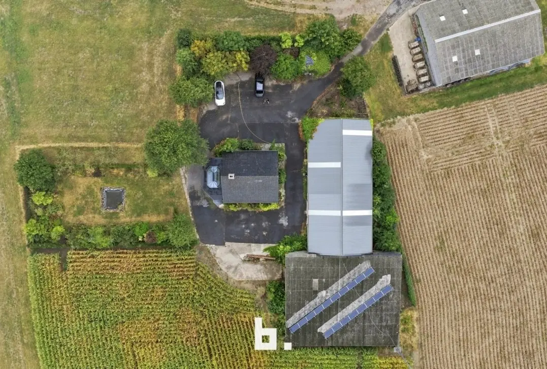 Unieke landelijke eigendom met loods op ruim 2,3 hectare - Kortemark
