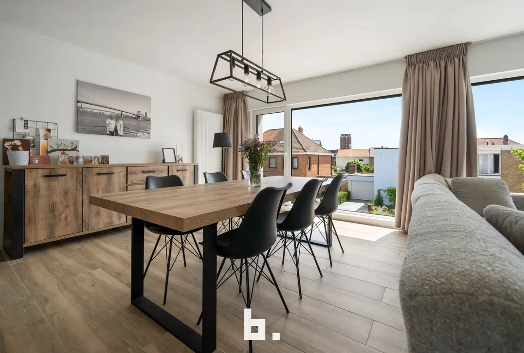 Instapklare woning met ruime loods - Sint-Kruis