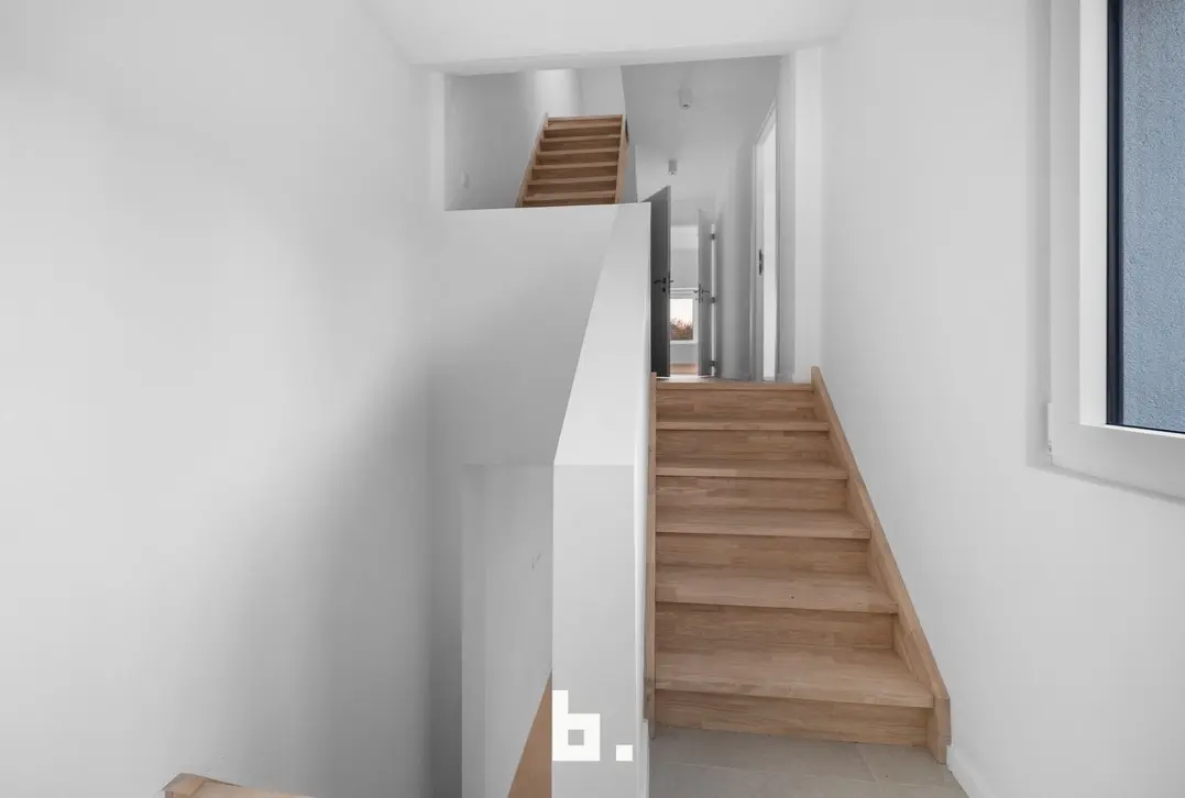 Energiezuinige, volledig gerenoveerde woning met landelijke vergezichten!-Zwevegem-€295.000